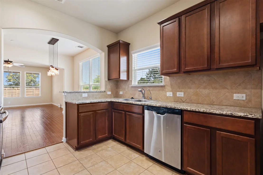 Photo of 1046 Lost Pines LN