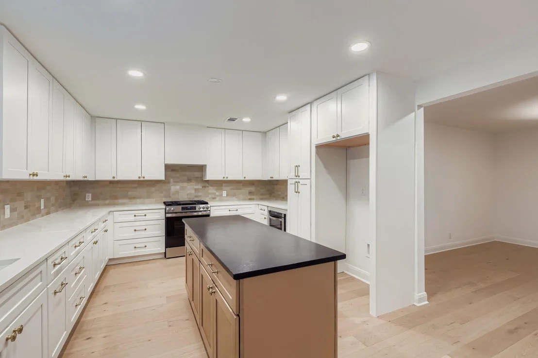 Photo of 11703 Oak Knoll DR