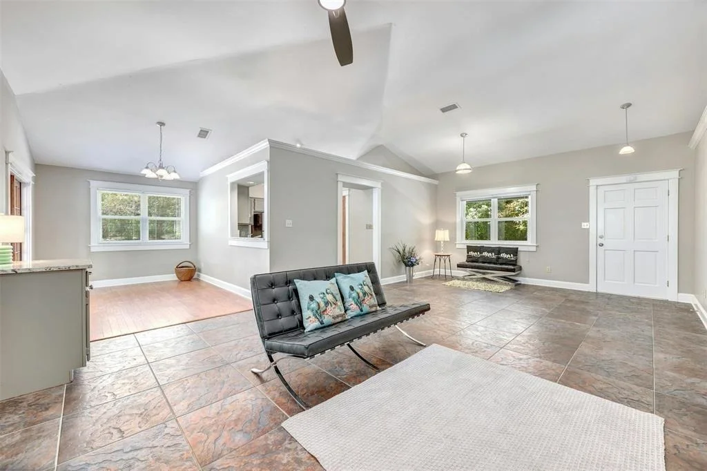 Photo of 2115 Saratoga DR