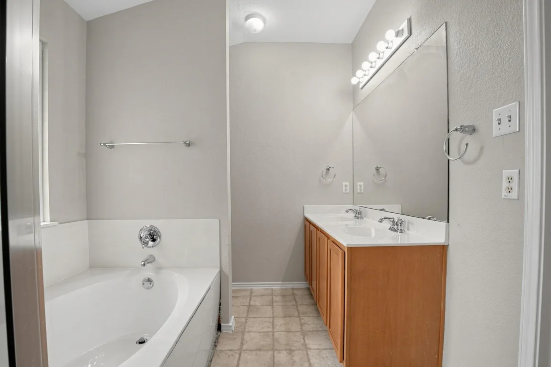 Photo of 1417 Sweet Leaf LN