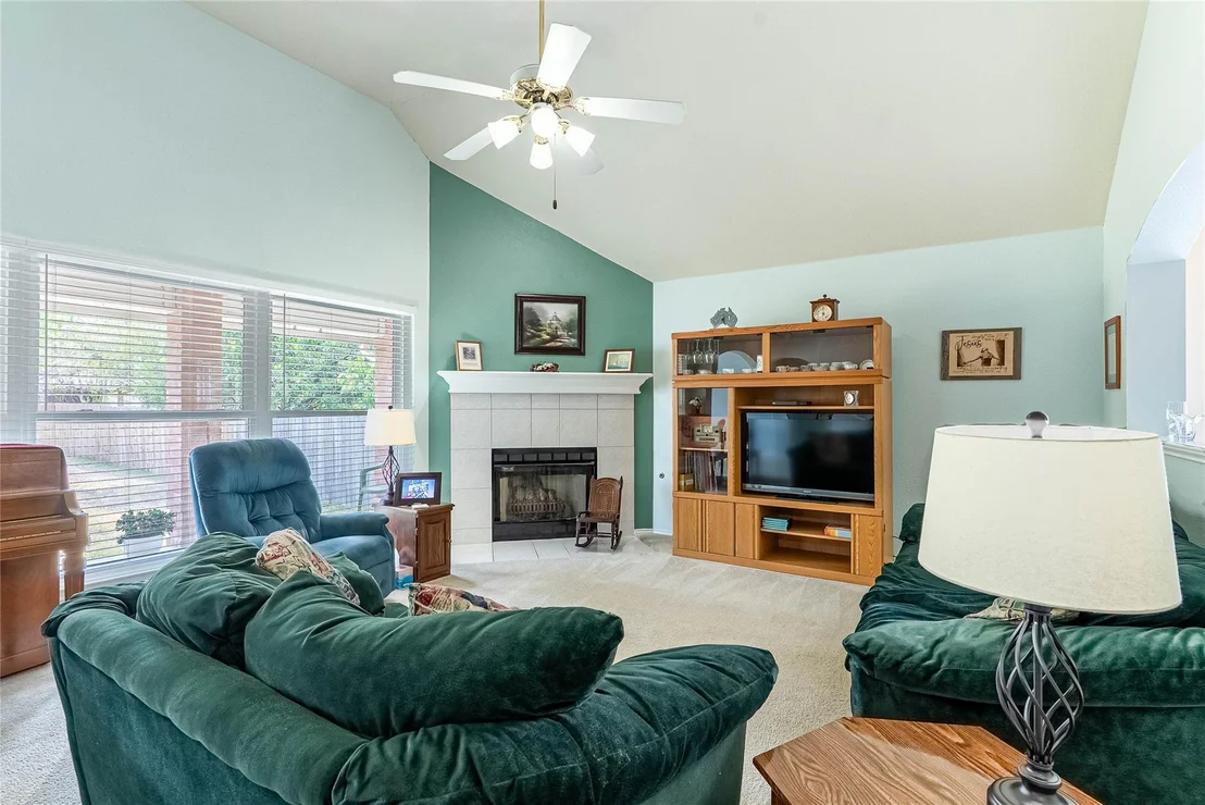 Photo of 1106 Willow Creek DR