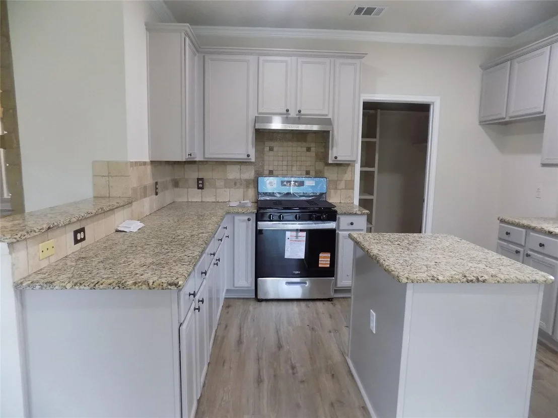 Photo of 301 THUNDERBAY DR