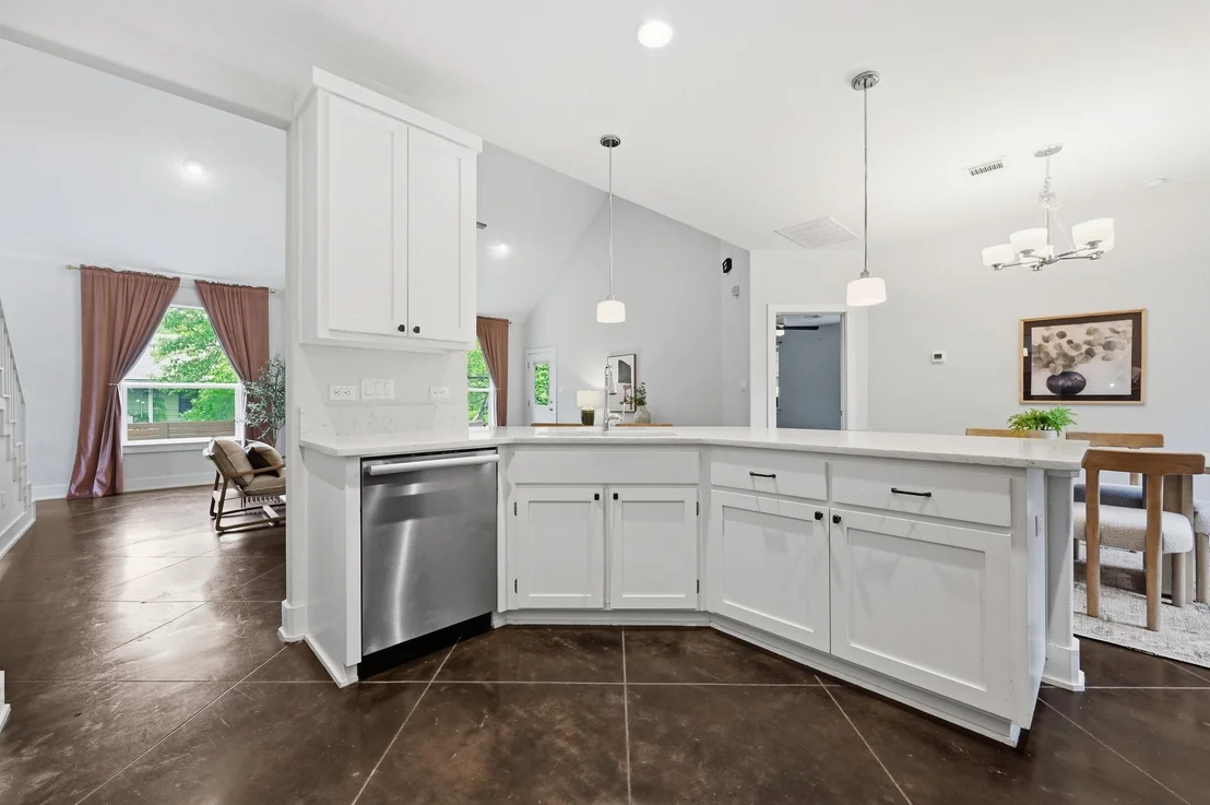 Photo of 820 Panorama DR
