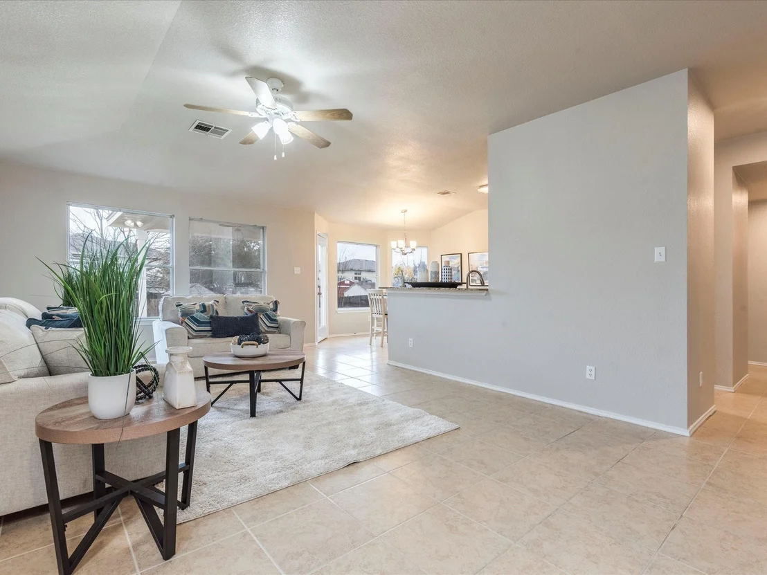 Photo of 1233 Tudor House RD
