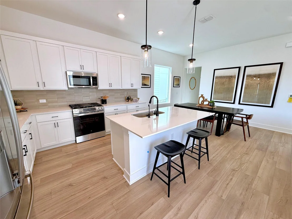 Photo of 1409 Rambling Rose RD