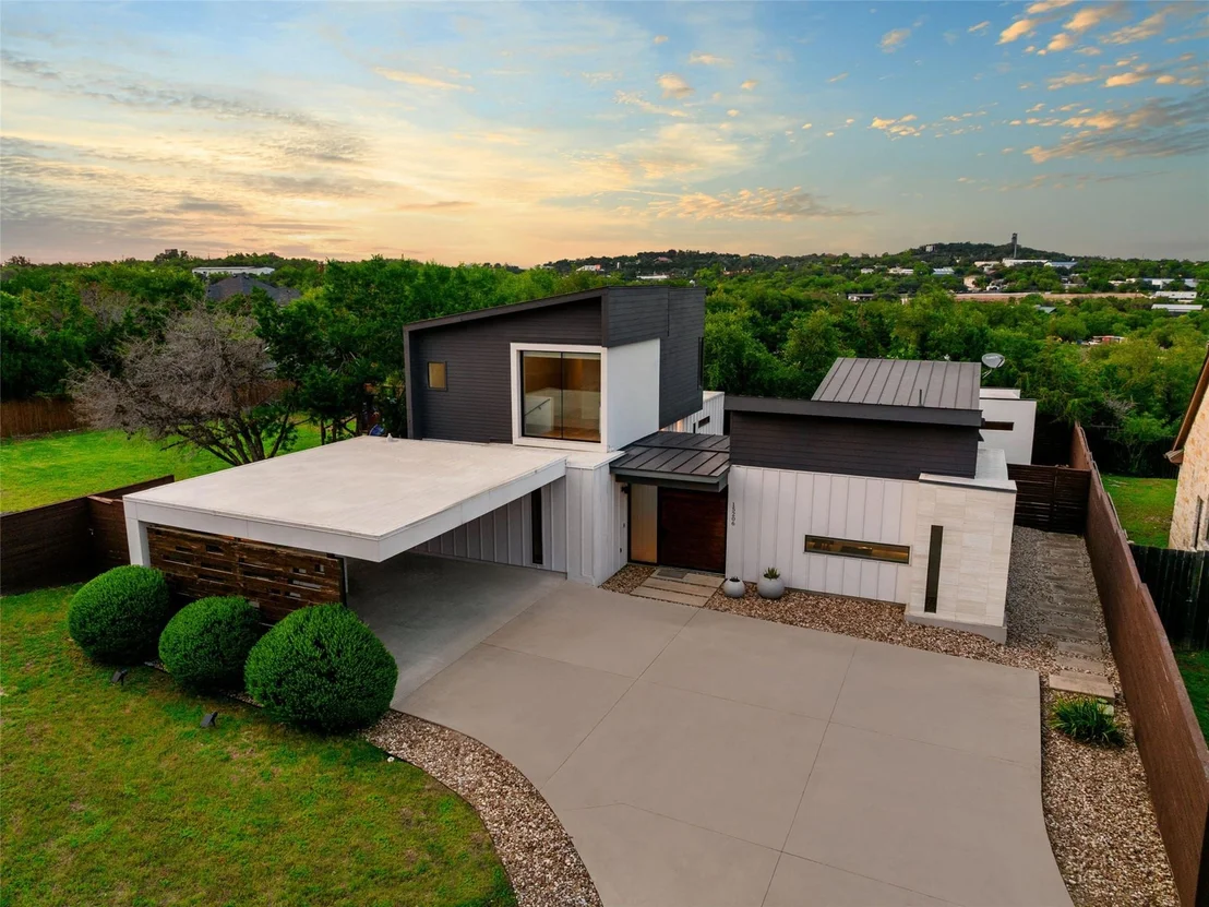 Photo of 15206 General Williamson Dr