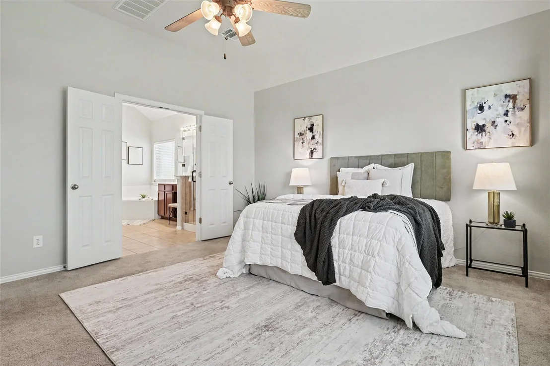 Photo of 903 Madrone DR
