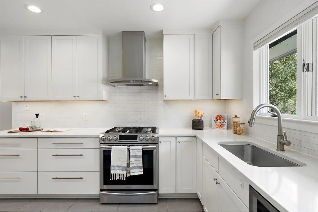 Photo of 2700 Addison Ave
