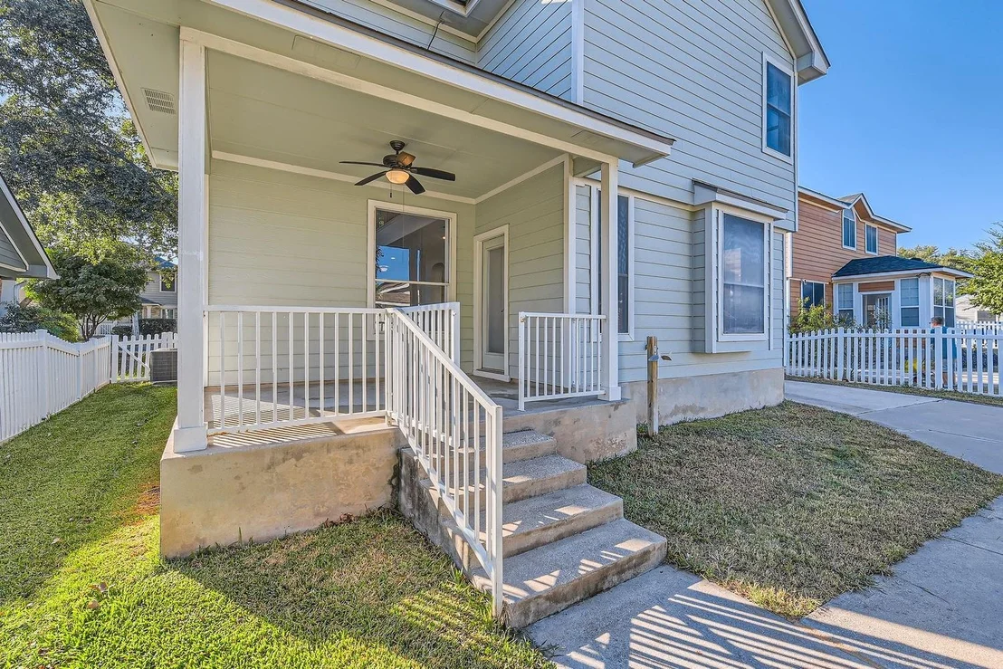 Photo of 4638 Mather