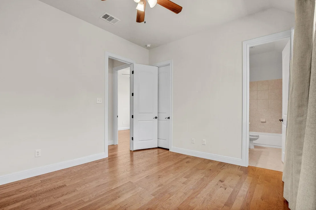 Photo of 272 Pine Post CV