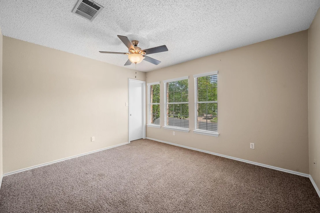 Photo of 2220 Kaiser DR
