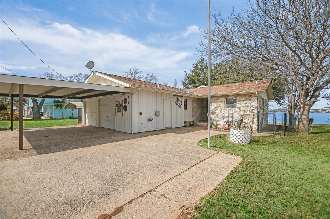 Photo of 1018 Impala DR