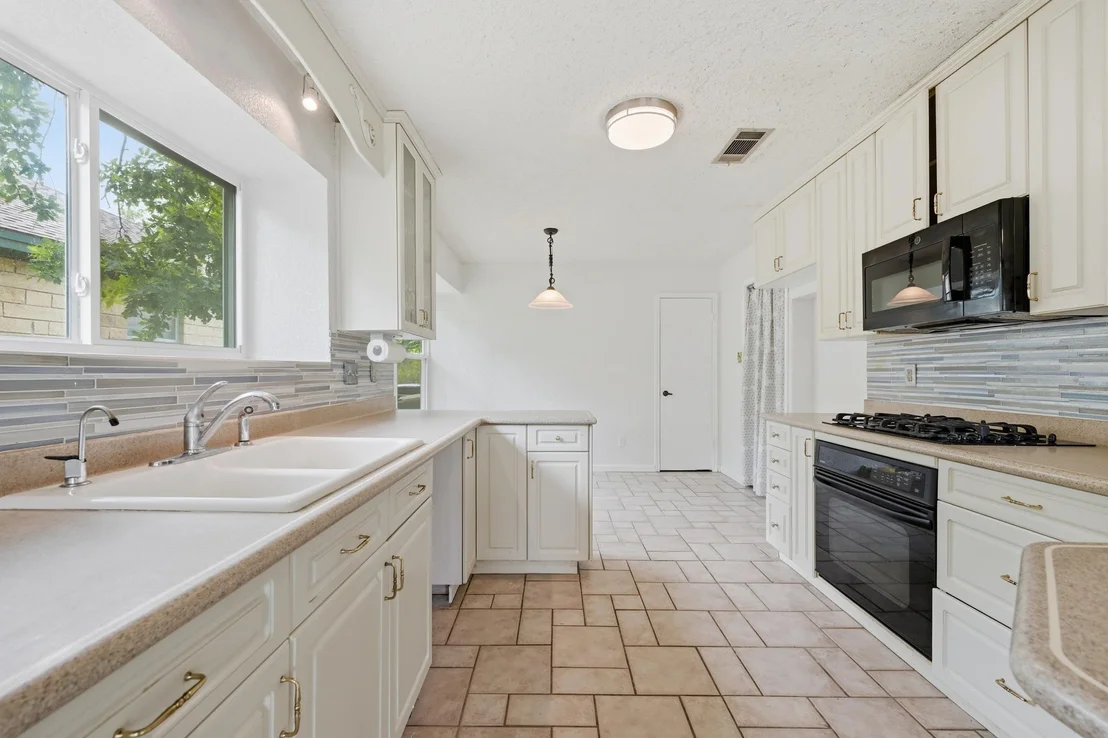 Photo of 16415 Lone Wolf DR