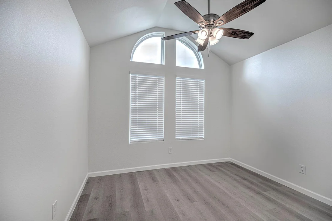 Photo of 101 Meadowbrook DR