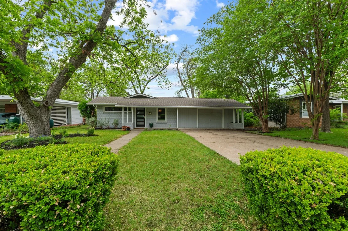 Photo of 1301 Ridgemont DR
