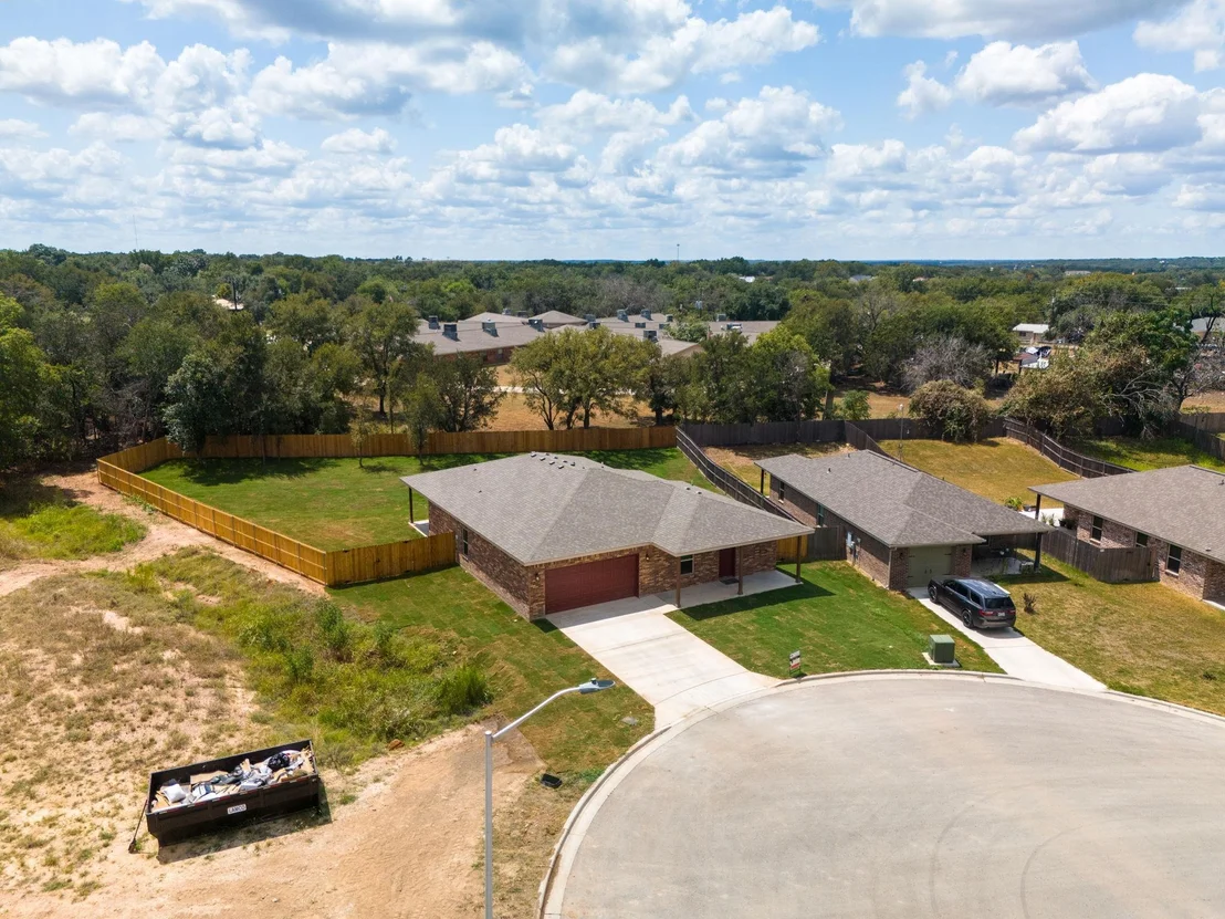 Photo of 828 Elijah LN