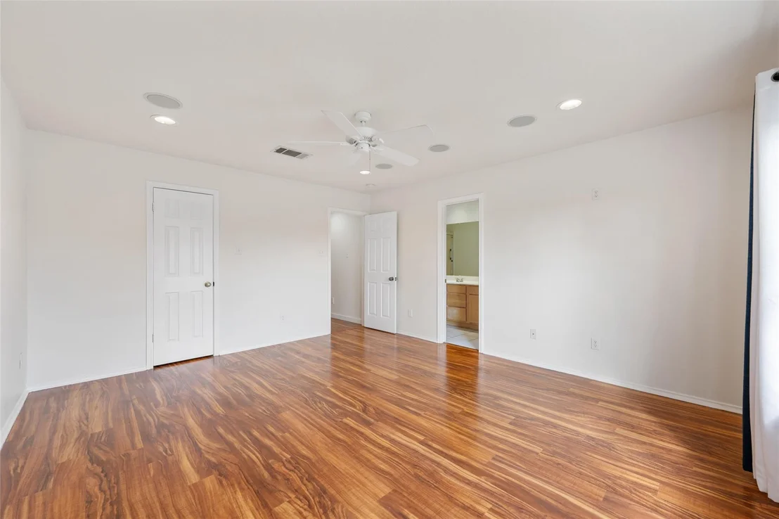 Photo of 1602 Candlelight DR