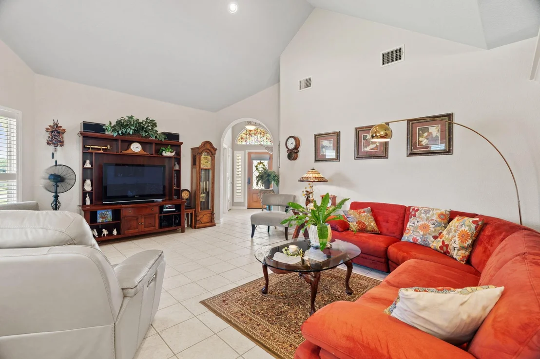 Photo of 813 Lacey Oak CIR