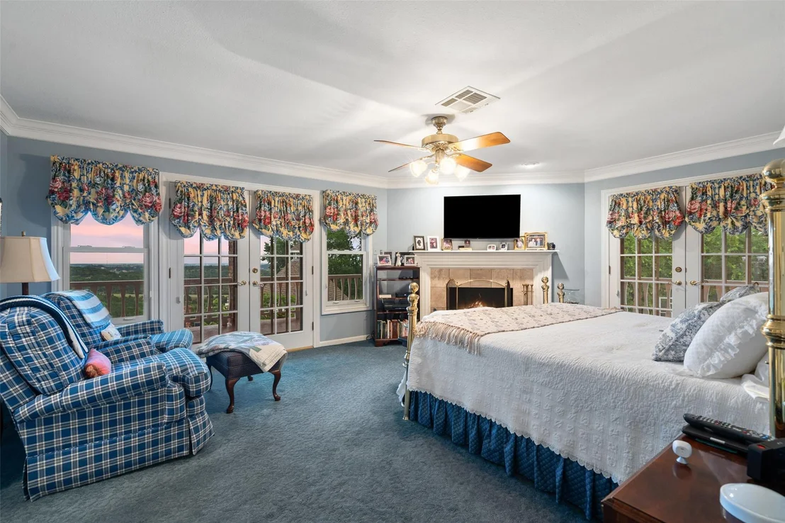 Photo of 12 Hedge LN