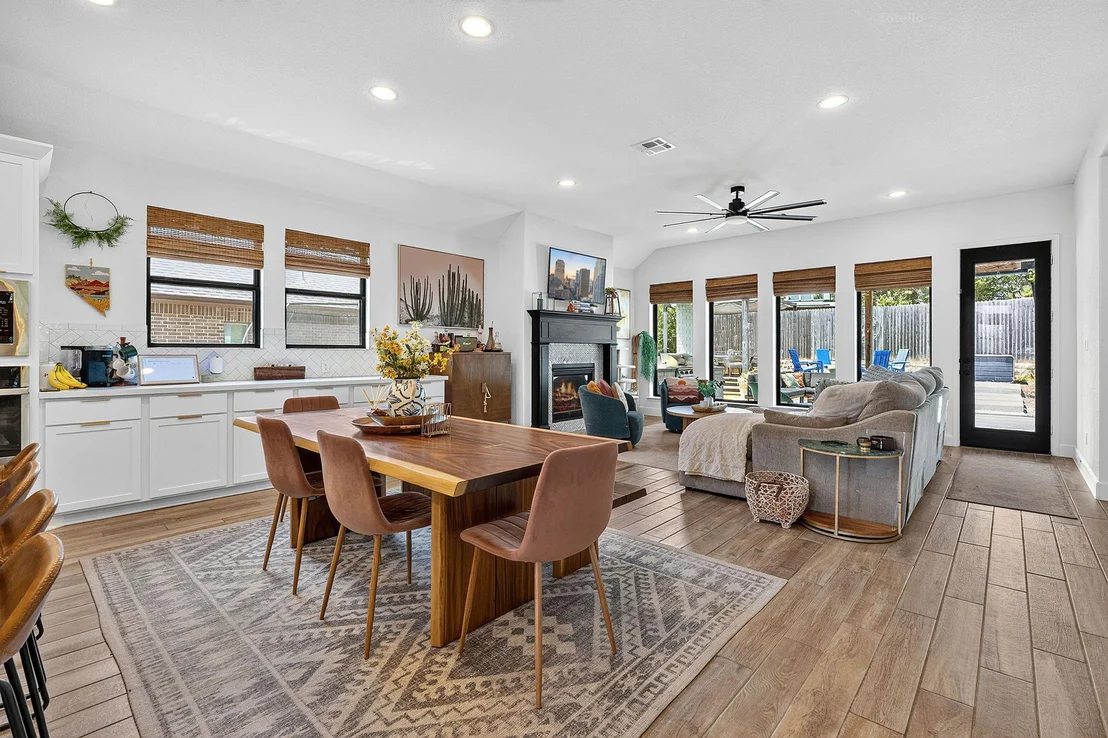 Photo of 301 Carpenter Hill DR