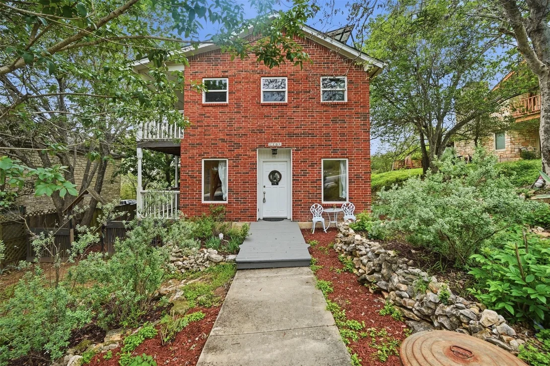 Photo of 1104 Franklin DR