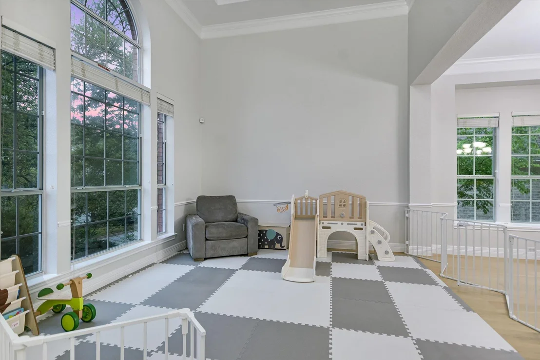 Photo of 2112 Cliffs Edge DR