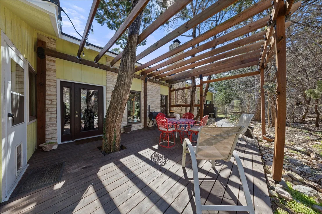 Photo of 305 Clear Springs RD