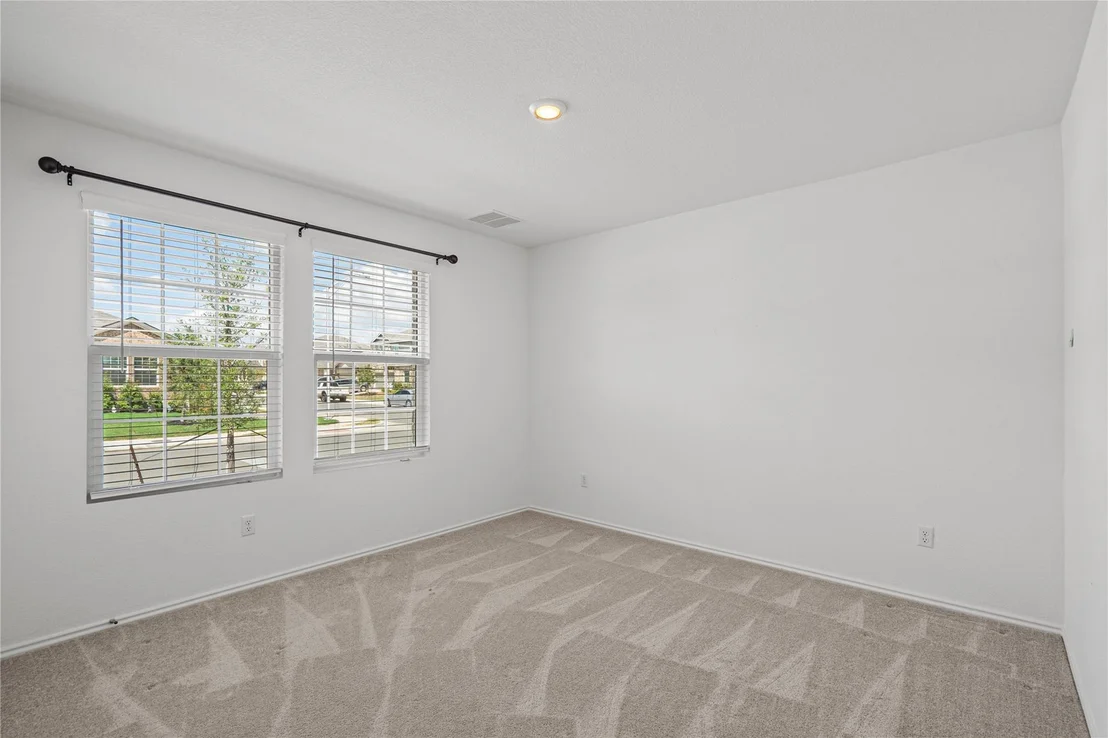 Photo of 101 Sunrise Oak CV