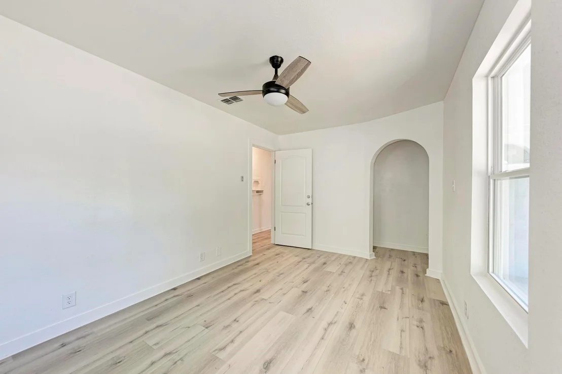 Photo of 718 Barbara DR
