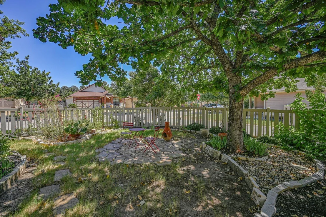 Photo of 1049 Sanders