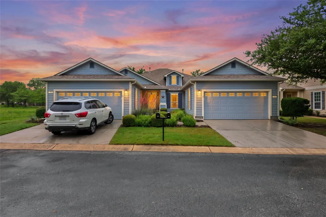 Photo of 111 Hampton CIR