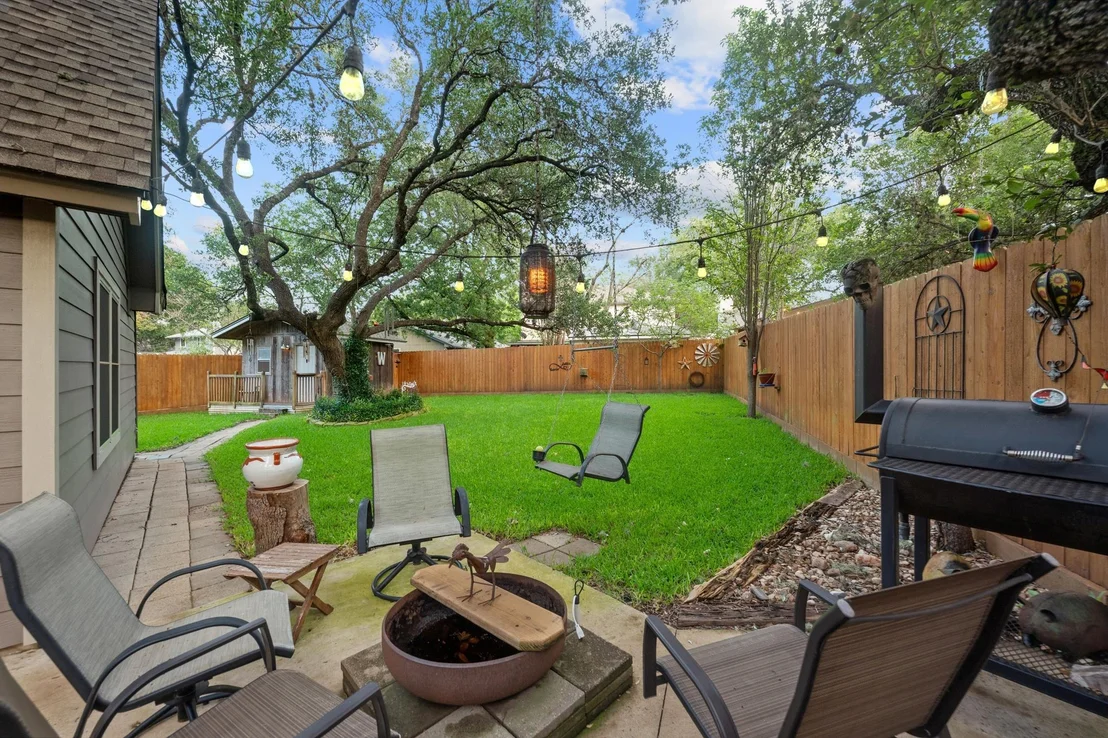 Photo of 805 Angleton CV