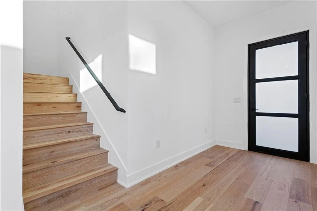 Photo of 1004 Lott Ave