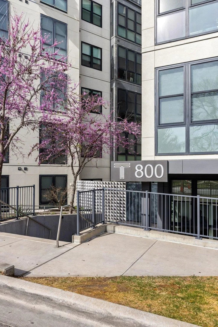 Photo of Unit 413 at 800 Embassy DR
