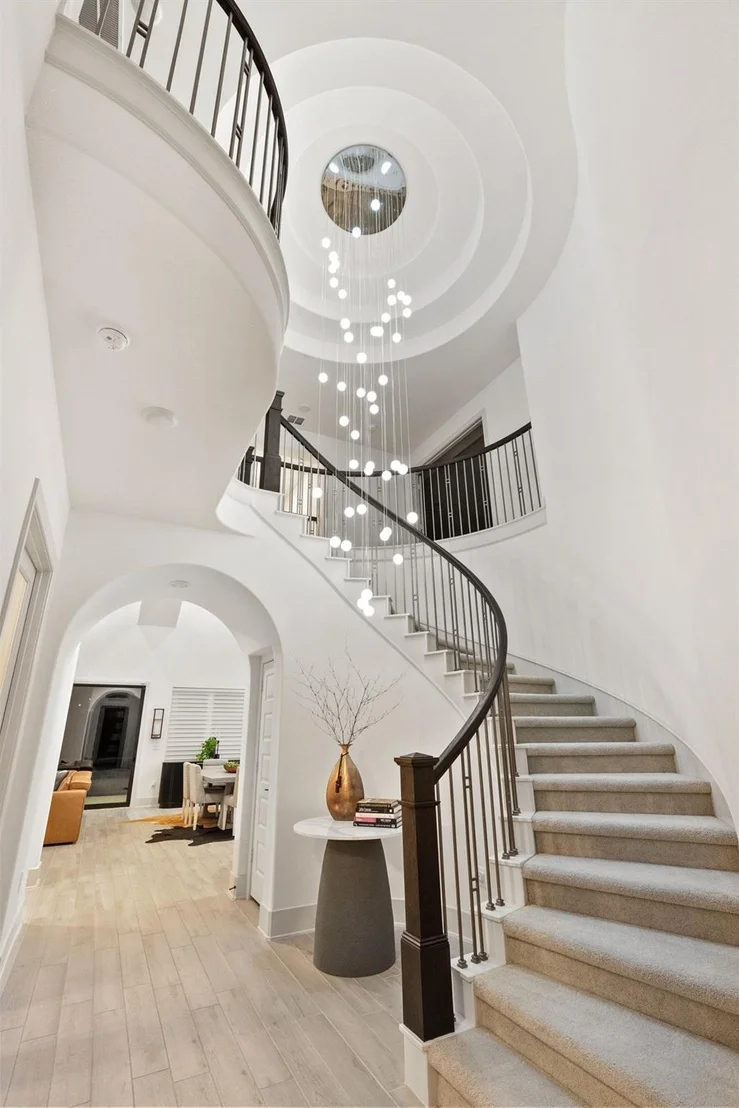 Photo of 617 Rawson BND