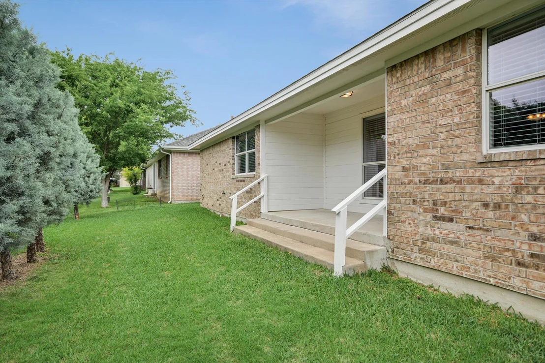 Photo of 700 Beachwood