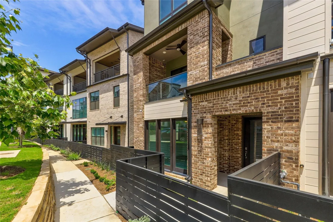 Photo of Unit 284 at 4703 Unity CIR
