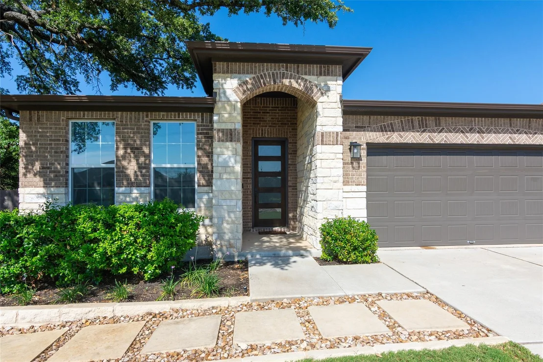 Photo of 121 Split Oak DR