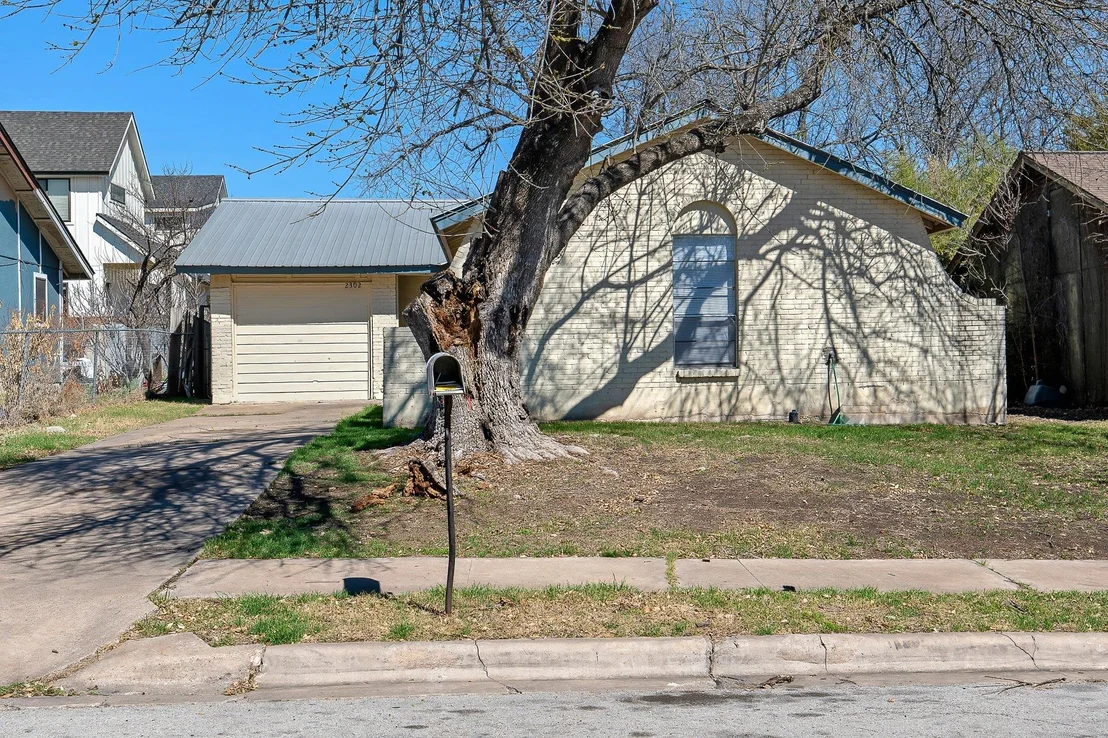 Photo of 2302 Rockridge DR
