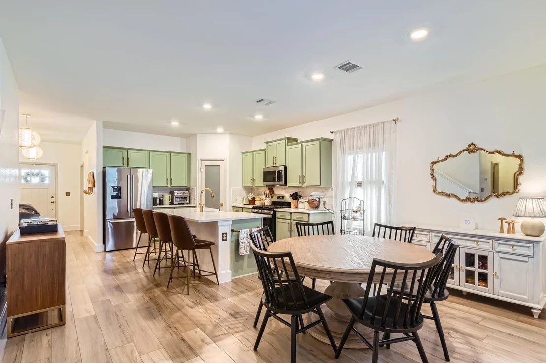Photo of 261 Mendoza