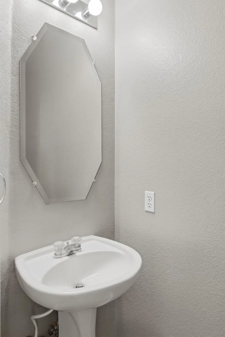 Photo of 1928 Barnett DR