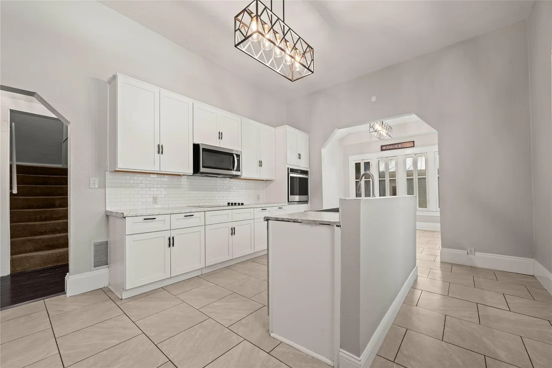 Photo of 803 N 3rd ST