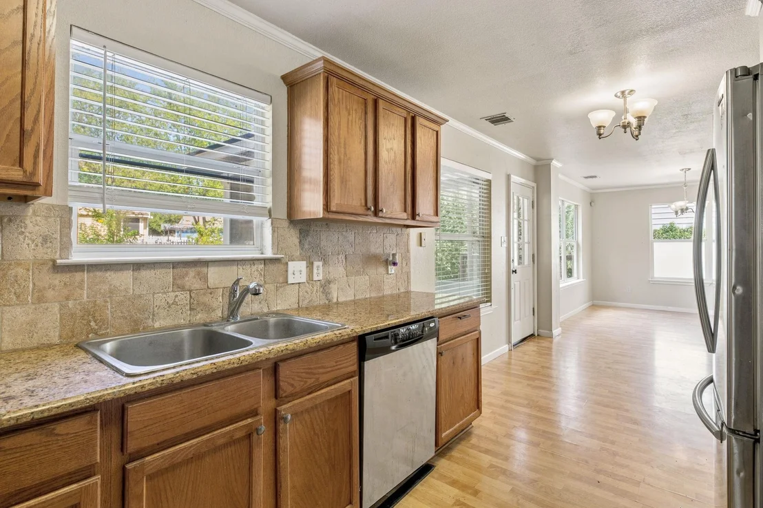 Photo of 5801 McNaughton N