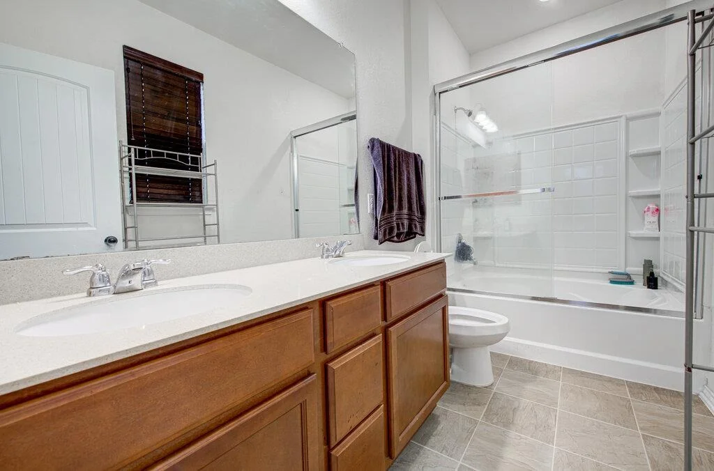 Photo of 900 Solitude DR