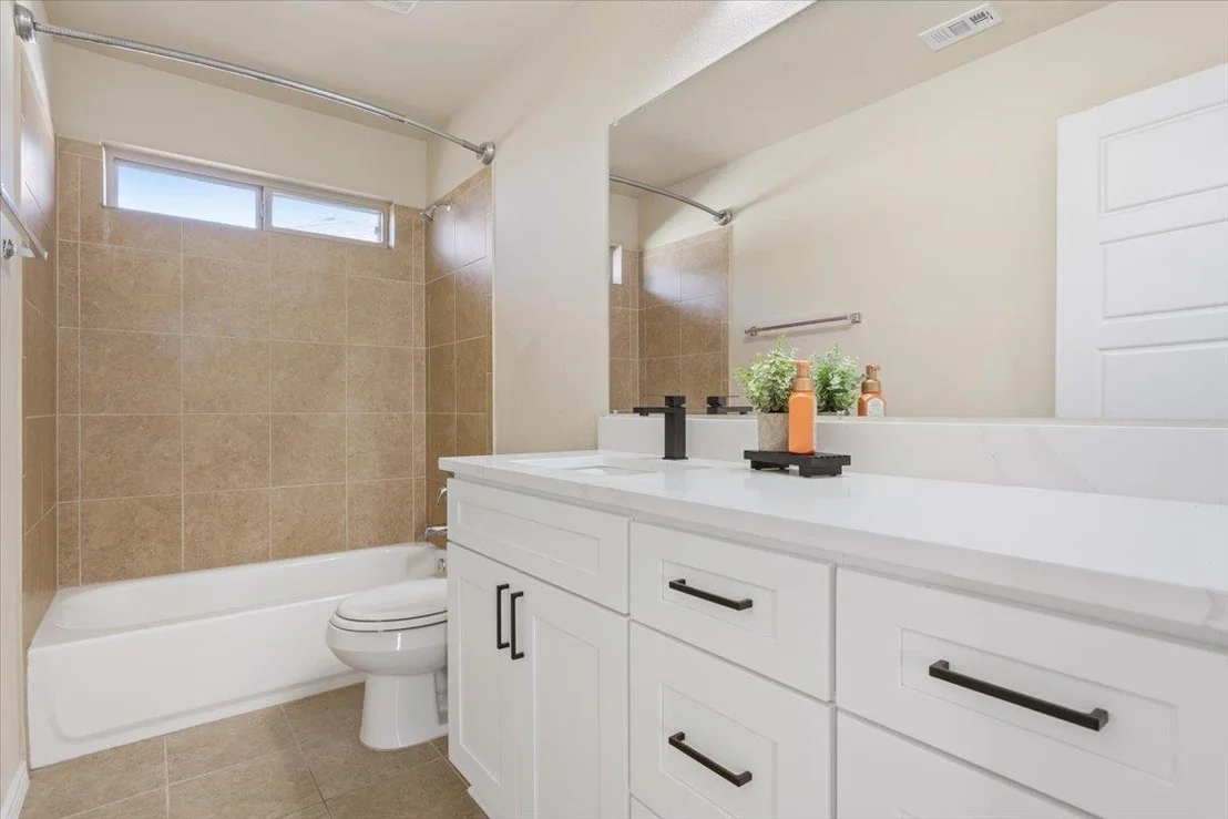 Photo of 1024 Chad LOOP