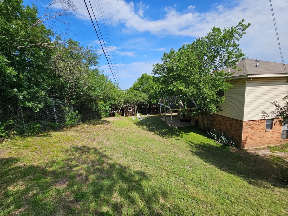 Photo of 1202 Bowen Ave