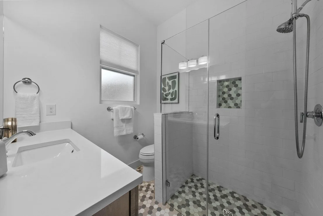 Photo of Unit 2 at 1004 Morrow ST