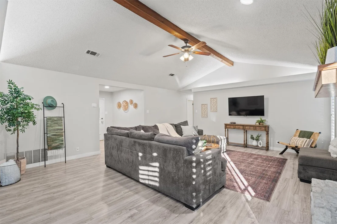 Photo of 702 Bosque TRL