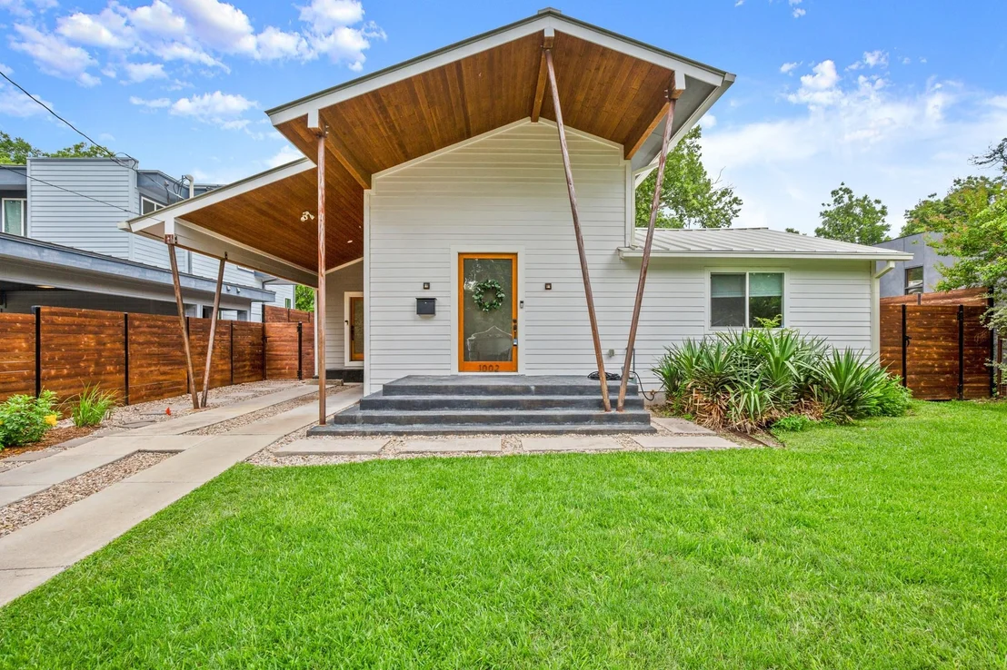 Photo of 1002 Payne Ave