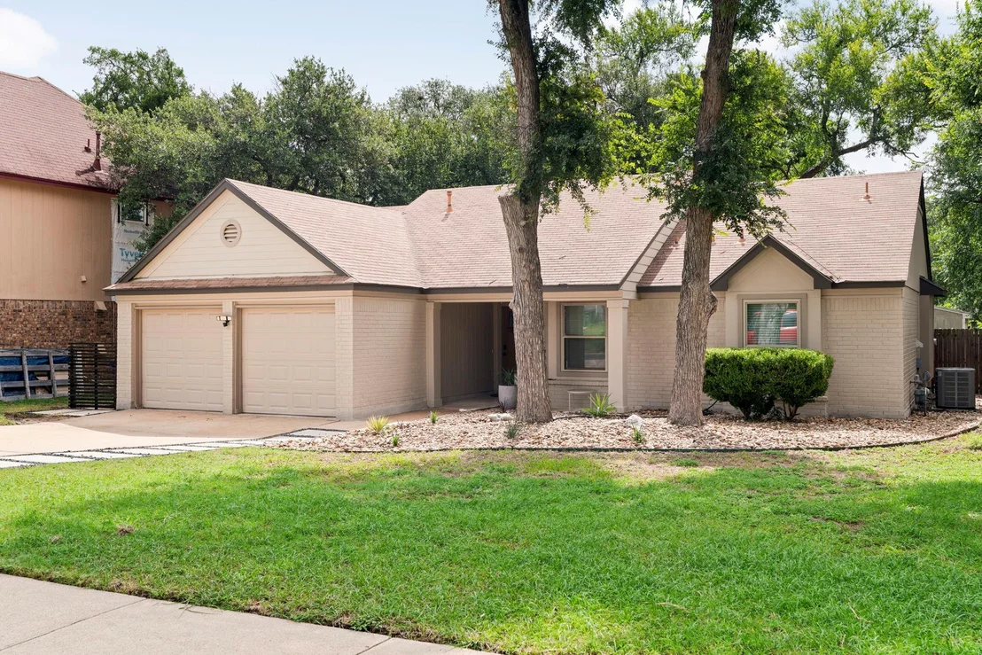 Photo of 8007 Cutler Ridge PL